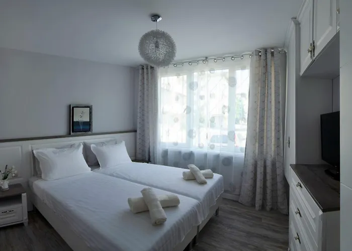 Apartment Bellissima 2 Minutes Away From The