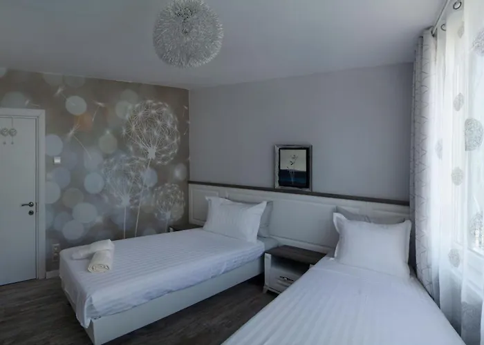 Bellissima 2 Minutes Away From The Apartment