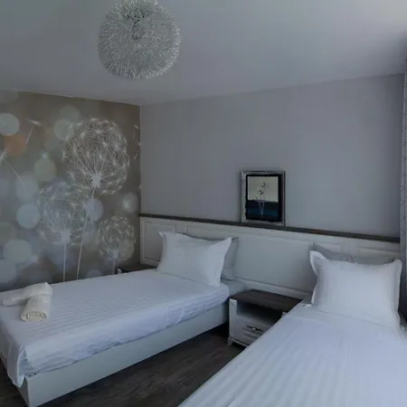 Bellissima 2 Minutes Away From The Apartman