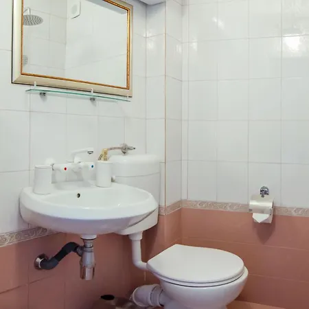 דירה Bellissima 2 Minutes Away From The נסבר